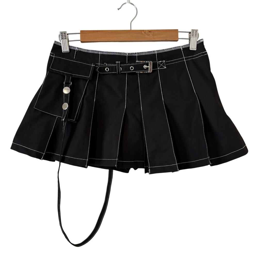 NWOT Womens Pleated Bondage Skirt Grommet Buckle Detail Black Sz S Goth Punk Emo - Picture 1 of 9